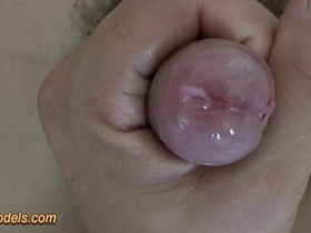 捆绑可爱光滑亚洲男孩手淫到射