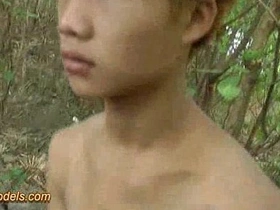 大鸡巴健美男孩户外打飞机