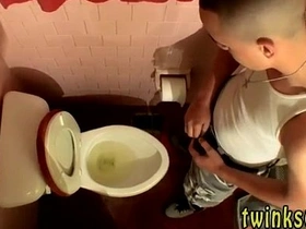 免费亚洲EMO风格男同嫩男第一次性爱